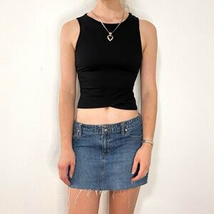 Black Sleeveless Ribbed Tank Top